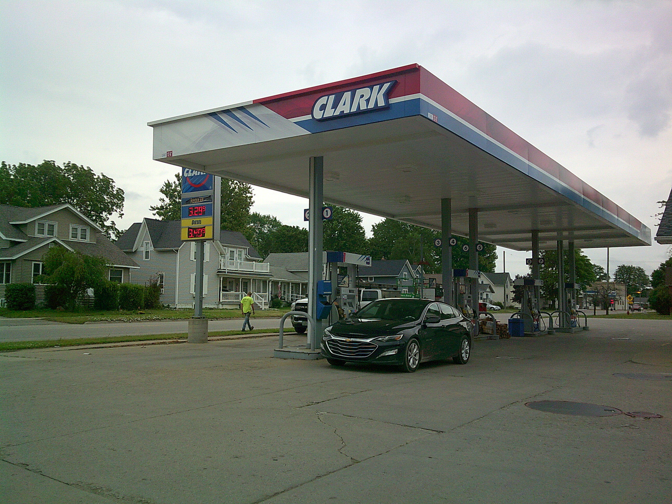 Gas station canopy construction and repair field work